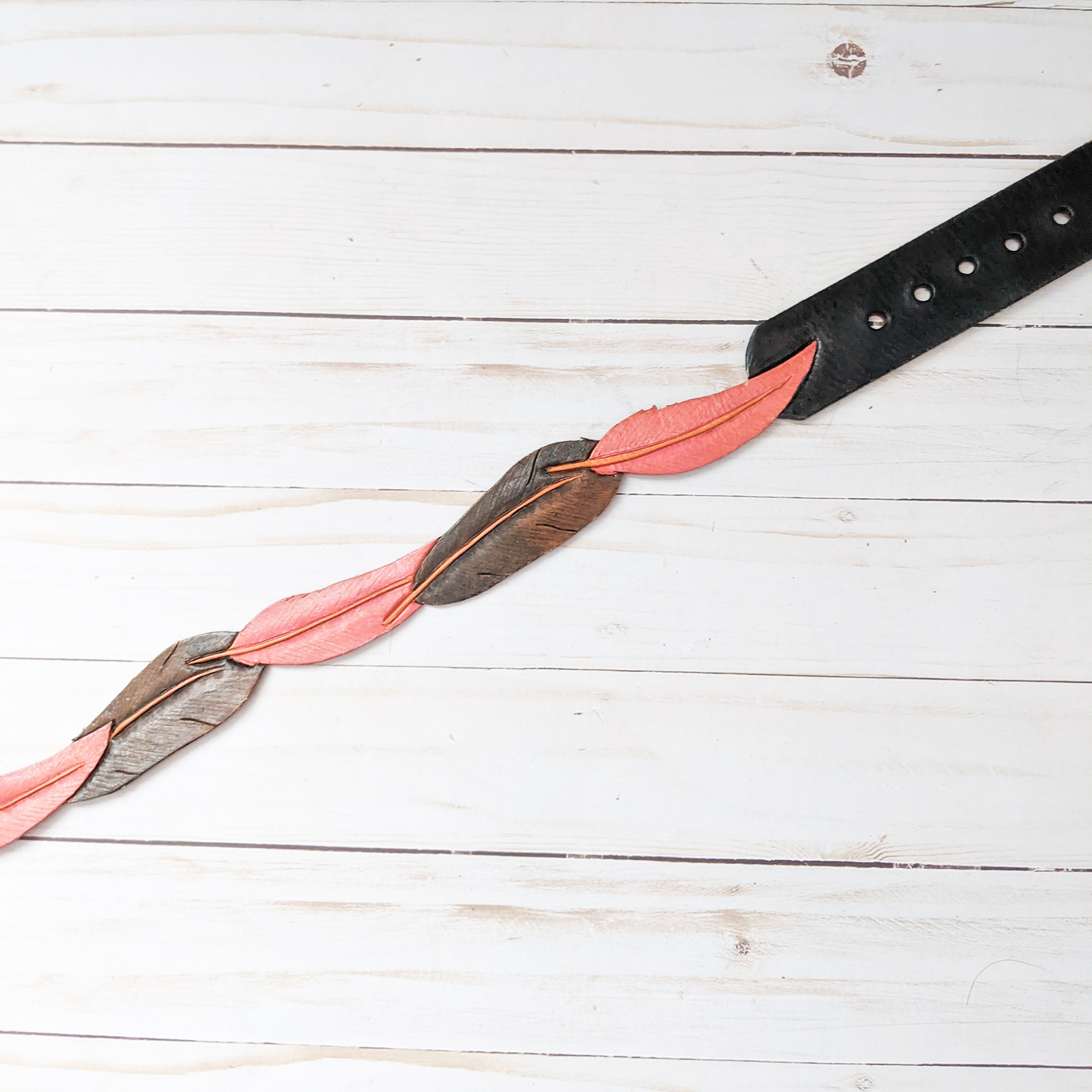 NWT PINK FEATHER HAND-TOOLED LEATHER WOMEN\'S BELT 1.5 main image 3