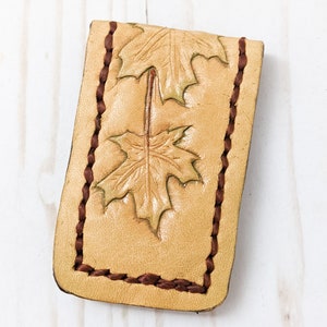 Hoja de roble Herramientas de cuero con herramientas de mano Magnetic Money Clip / Green and Tan Cash Wallet / Strong Magnet / Unique Gifts For Men