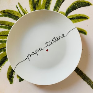 Dessert plate with a &quot;personalized&quot; message, hand-decorated