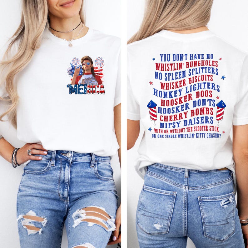 Pode incluir: Camiseta branca com um design patri&oacute;tico na frente, incluindo a palavra "MERICA". A parte de tr&aacute;s da camiseta apresenta uma lista de frases. A modelo est&aacute; usando jeans azuis.