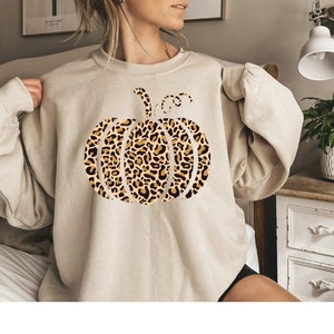 Leopard Pumpkin Sweatshirt, Leopard Print Sweatshirt,Womens Fall Sweatshirt,Fall Sweatshirt,Thanksgiving Shirt,Thankful Fall Sweatshirt