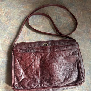 Etienne Aigner Krokodilprägung Burgund Lederhandtasche Geldbörse