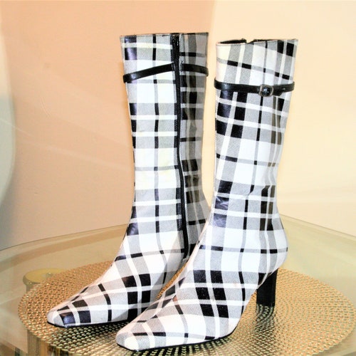 Summer Rio Black orders and White Plaid Boots