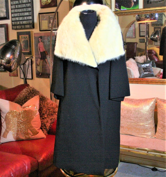 Ladies Winter Coat - image 1