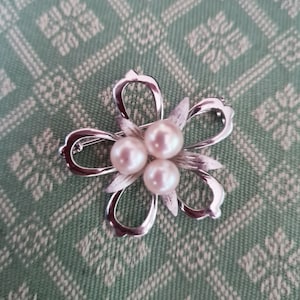 Vintage Sterling Silver Japanese Akoya Pearl Brooch / Pin