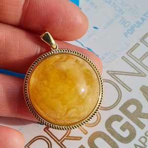 Genuine 9 K Yellow Gold Natural Baltic Amber Pendant