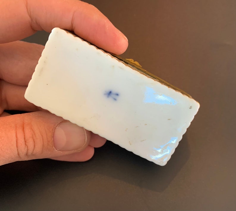hand painted and collectible Antique french miniature trinketpill box