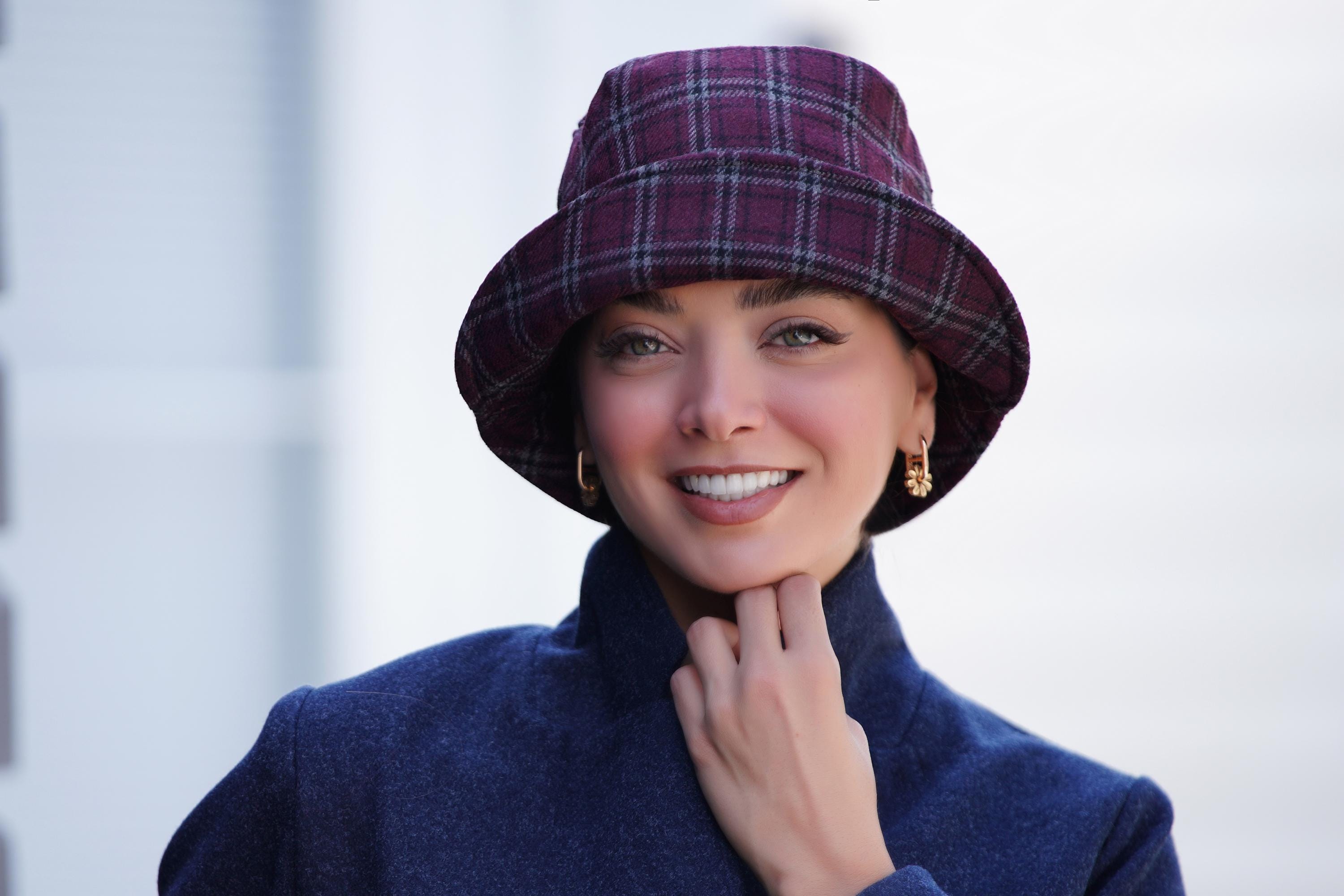VINTAGE WOOL BLEND BURGUNDY GREEN & BLACK PLAID BUCKET HAT CLASSIC CASUAL 90s Tartan Plaid Hat, Vintage Checkered Bucket Hat With Tie  main image 2