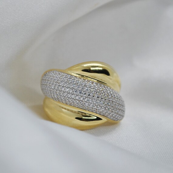 Louis Vuitton LV Gram Ring Gold Metal & Zircon. Size S