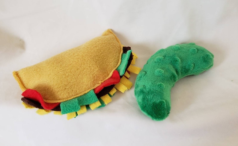 Taco and pickle toys for cats or dogs image 0