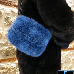 Petite pochette faite main en fourrure de vison bleu électrique, sac moelleux, sac à main en fourrure, sac à bandoulière pour femme, sac en fourrure véritable
