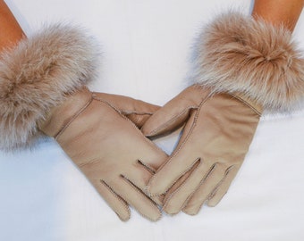 Gants en fourrure beige, Gants en mouton véritable avec poignets en fourrure de renard, Gants en fourrure véritable, Gants en peau de mouton