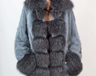 Parka in visone azzurro pastello con pelliccia di volpe blu navy, cappotto in vera pelliccia di visone, cappotto in vera pelliccia di visone, cappotto di pelliccia di lusso
