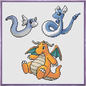Puede incluir: Patrón de punto de cruz con tres personajes de Pokémon: un Seadra azul y blanco, un Dragonair azul y blanco y un Charmeleon naranja y verde.