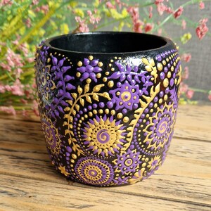 Handmålad vas, lila guld blommig mandala boho dekor