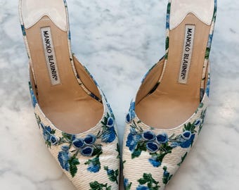 Manolo Blahnik Blue Floral Kitten Heel Mules (37.5)