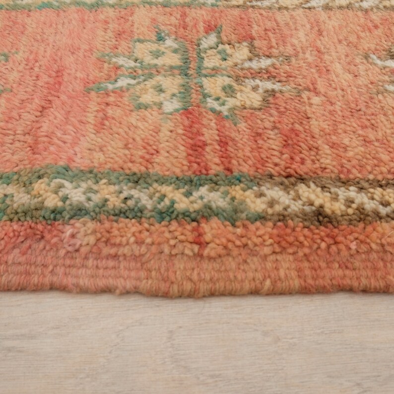 Vintage Moroccan rug, Authentic Boujaad Rug 6x10 ft image 10