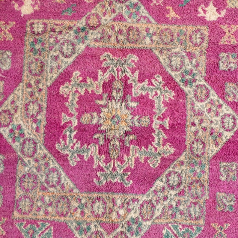 Vintage Moroccan rug, Authentic Boujaad Rug 6x10 ft image 8