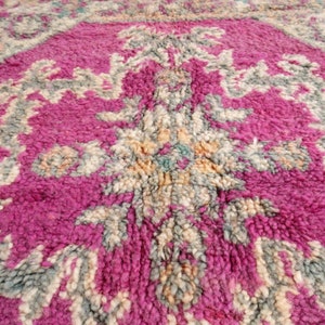 Vintage Moroccan rug, Authentic Boujaad Rug 6x10 ft image 10