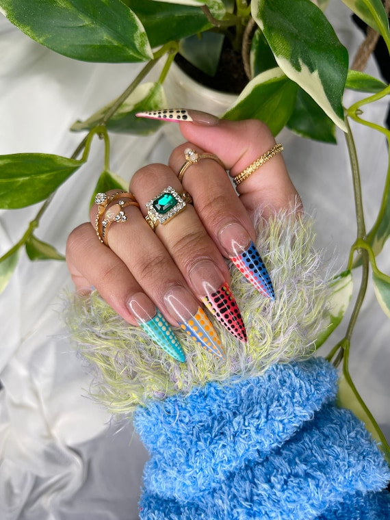 すぐに発送可能 | オンブレ プレスオンネイル | カラフル プレスオン