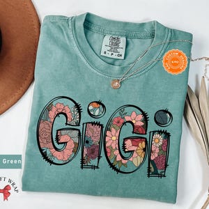 Groovy Flower Gigi T-Shirt, Comfort Colors Shirts For Grandma, Mother&#39;s Day Tee, Gifts For Her, Floral Graphic Top, Aesthetic Gigi Clothing