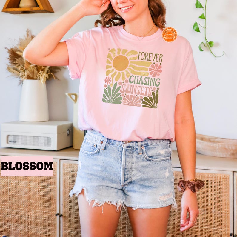 Comfort Colors Boho Floral T-Shirt, Groovy Flower Shirt, Forever Chasing Sunsets, Mental Health Shirt, Woman Streetwear, Retro Floral Shirt