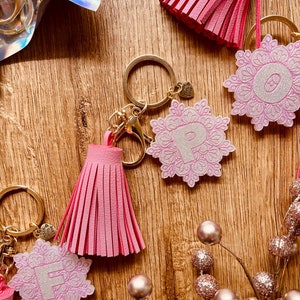 Designer Schlüsselanhänger | Mandala Design | rosa weiß | handgefertigt | Resin | Unikat | Geschenkidee | stilvolles Accessoire | Geschenk