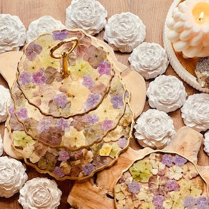Handmade resin cake stand | Real hydrangea flowers | Stylish table decoration | Decorative serving plate | Decoration idea | Romantic decoration