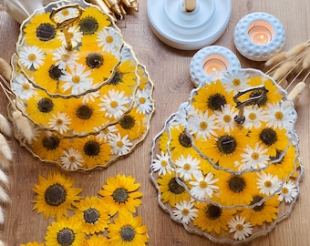 Etagere | 3-stöckige Etagere mit Sonnenblumen | Handgefertigte Resin Etagere | Etagere mit Gold- oder Silberdetails | Luxuriöse Tischdeko