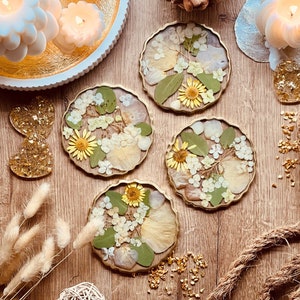 4 resin coasters with flowers and hydrangeas, gift set, birthday gift, Mother&#39;s Day gift, decorative trend