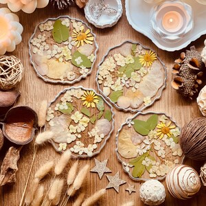 4 resin coasters with flowers and hydrangeas, gift set, birthday gift, Mother&#39;s Day gift, decorative trend