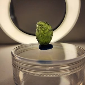 Authentic Moldavite from czech republic, raw moldavite, tektite, high vibrational, stone of transformation, undamaged 4.7 grams