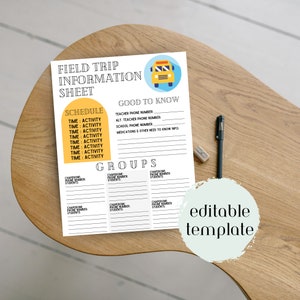 Peut inclure: Une feuille d'information de voyage scolaire blanche avec un dessin de bus scolaire jaune. La feuille comprend des sections pour l'horaire, les coordonnées et les détails des groupes. Un stylo noir et une gomme sont à proximité. Les mots "editable template" sont également visibles.