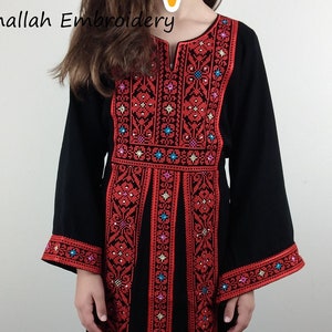 Robe brodée pour fille palestinienne Thobe Tatreez Heritage Thob image 1