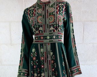 Robe longue palestinienne Thobe brodée Tatreez Vert Sailor Design
