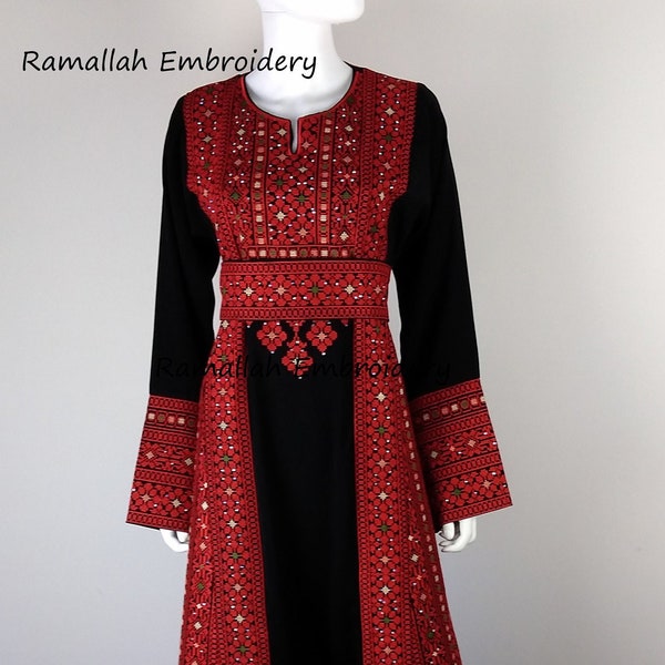 Robe longue princesse Thob avec broderie palestinienne Tatreez Amira rouge et noir
