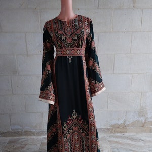 Palestinian Thobe Tatreez Dress Green and Beige Embroidery connect