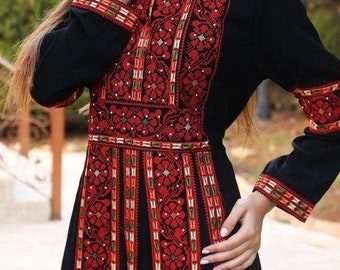 Robe longue palestinienne brodée Thobe Kaftan Tatreez arabe.
