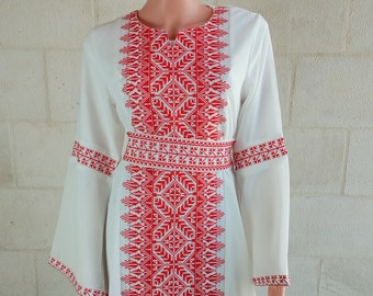 Robe brodée Thobe Tatreez palestinienne blanche et rouge Yashmak