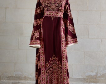 Robe palestinienne Thobe Tatreez Broderie bordeaux et beige connect