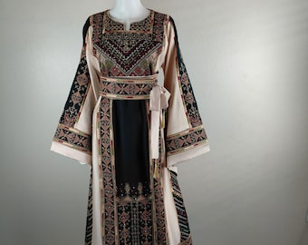 Palestinian Thobe Tatreez Dress Luxury Fellahi Green and Golden Elegance.
