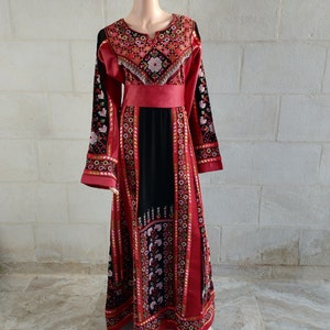 Palestinian Thobe Tatreez Red and Black Fellahi with Red Satan Belt Included.