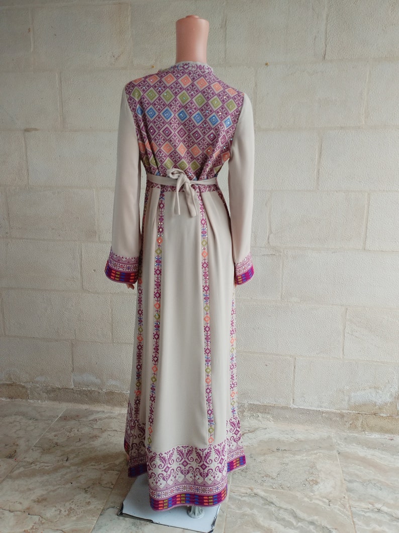 Palestinian Thobe Dress Tatreez Beige with Purple headpiece included. image 3