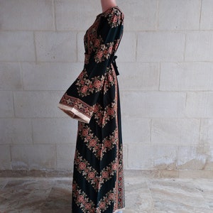 Robe palestinienne Thobe Tatreez Broderie verte et beige connect image 8