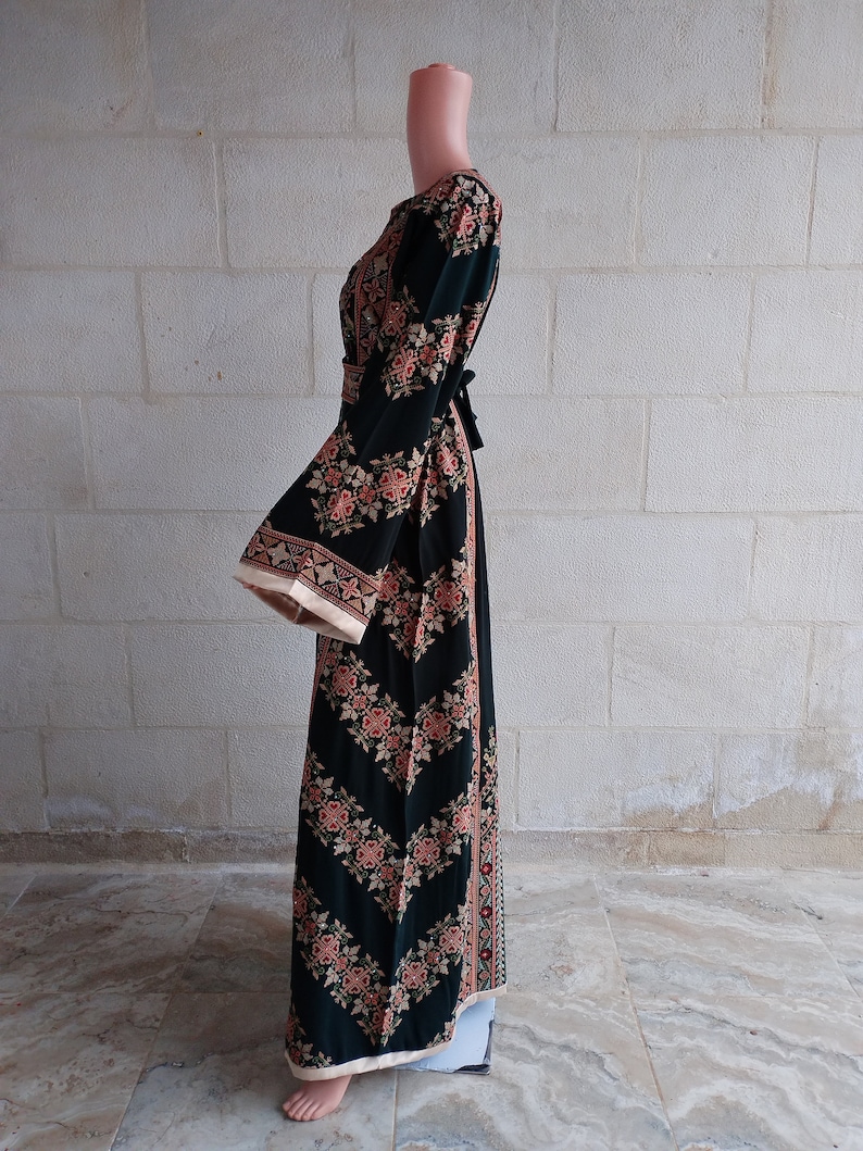 Robe palestinienne Thobe Tatreez Broderie verte et beige connect image 8