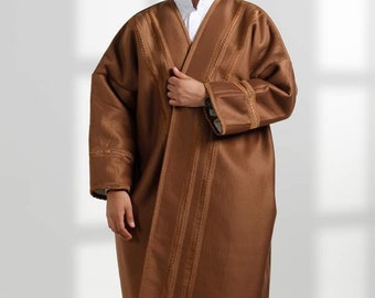 Farwa Fur Men Bisht Arabic Cloak Winter Warm Coat Heavy Style with White Fur.