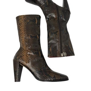 Donald J. Pliner Y2K Brown Snakeskin Leather Heeled Boots US 8.5 Made In Spain immagine 2