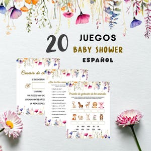 Op de afbeelding: Een set babyshower spellen in het Spaans, met bloemen aquarel ontwerpen. De spellen omvatten een speenjacht, een kennisquiz en een spel over de draagtijd van dieren. Het getal "20" is prominent aanwezig.