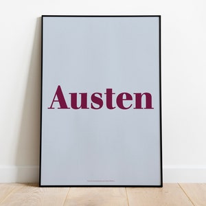 Puede incluir: Una impresión enmarcada con un fondo gris claro y la palabra "Austen" en color burdeos oscuro.