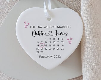 Wedding Day / Anniversary Keepsake, Personalised Calendar with Names, Anniversary Gift for Couple, The Day We Got Married Ceramic Ornament